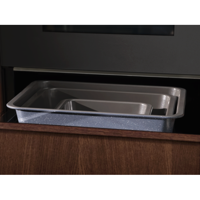 Image showign storage possibilities of stackign trays